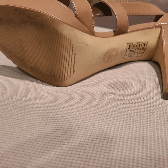 Michael kors heels - Picture 4 of 7